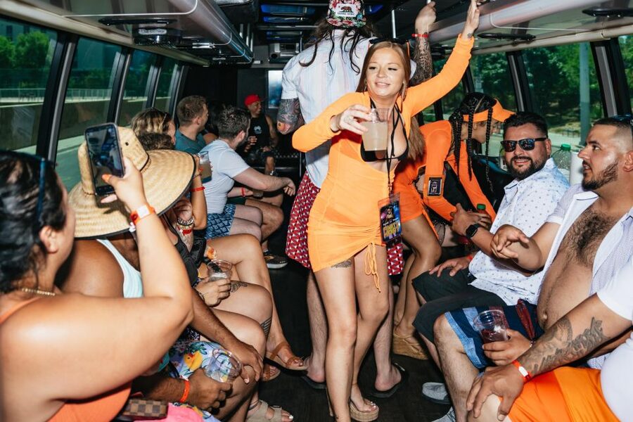 Las Vegas Strip: 3-Stop Pool Party Crawl with Party Bus - A few smart ways to make the afternoon better