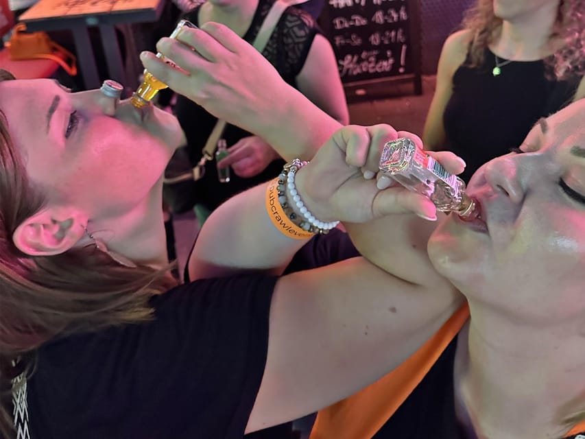 Leipzig: Private pub crawl with insider-guide & free shots - Practical advice for a better night