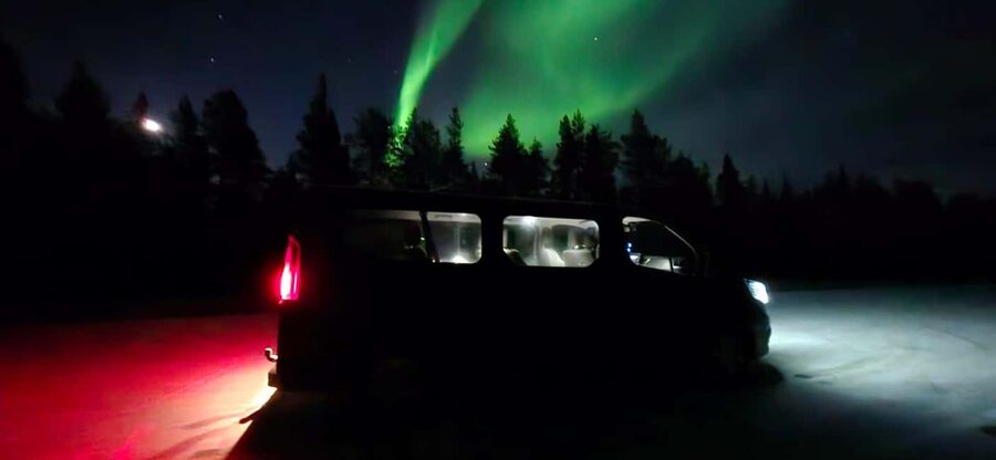 Levi: Northern Lights by Minivan with hot drinks and snacks - Key points to know before booking