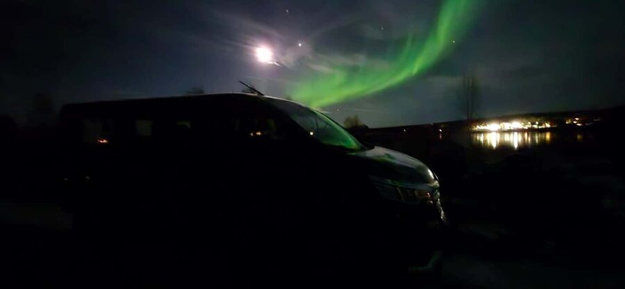 Levi: Northern Lights by Minivan with hot drinks and snacks - What happens if the clouds win