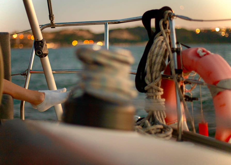 Lisbon 2 Hours Sailing Day Tour and Cruise With Drinks - Who will get the most from this two-hour cruise?