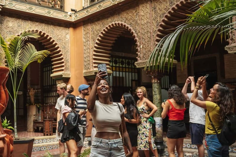 Lisbon: Baixa Food Walking Tour with Drinks - What the walking route feels like