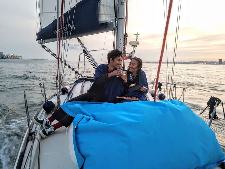 Lisbon: City Skyline Sailboat Cruise with Drink and Snacks - Crossing to Cacilhas and Cristo Rei
