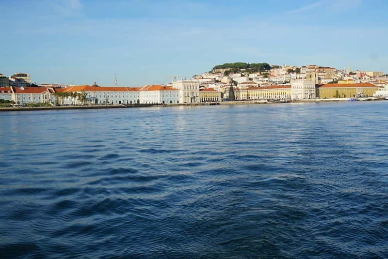 Lisbon: Classic Yacht Tour with Drinks and Pastel de Nata - The crew, atmosphere, and pace