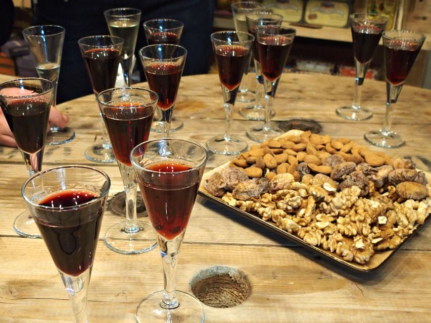 Lisbon: Evening Local Food Crawl with Drink Pairings - Who should book this food crawl?