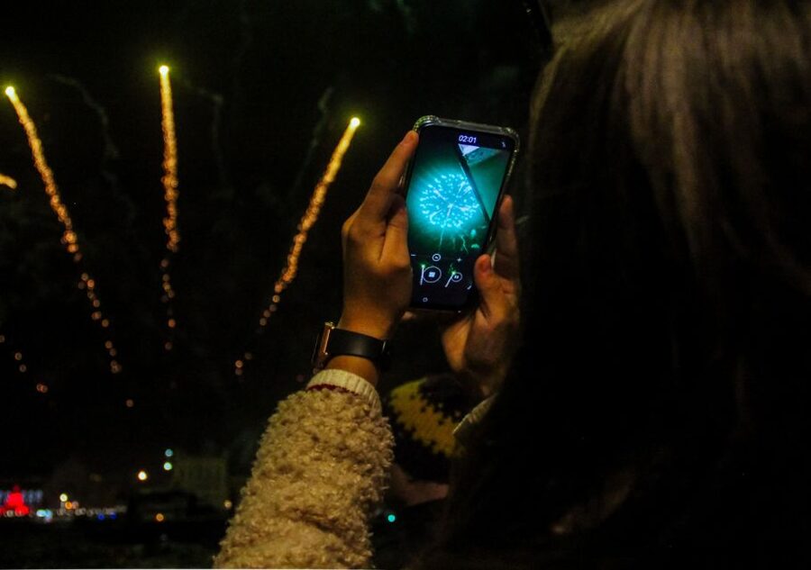 Lisbon: New Year's Eve with Live Dj Fireworks and Open Bar - Music, dancing, and the social side