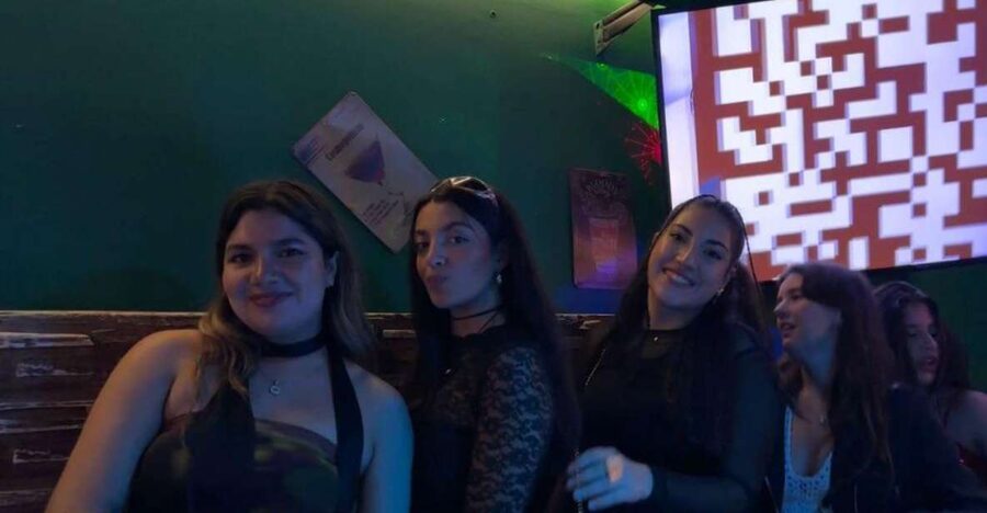 Lisbon Pub-crawl: 1h of open bar, Shots and VIP Club Entry - Club entry near Cais do Sodré