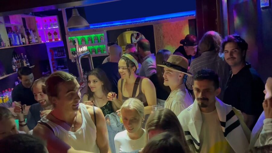Lisbon Pub Crawl: Unlimited Drinks, Shots & V.I.P Club Entry - What this Lisbon pub crawl is really like