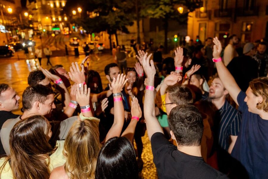 Lisbon: Pub Crawl with Open Bar, Shots & VIP Club Entry - My booking advice for a smoother night