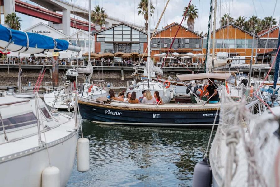 Lisbon: Relax in the Waves - Open Bar and Snacks at Sunset - Finding the boat at Doca de Santo Amaro