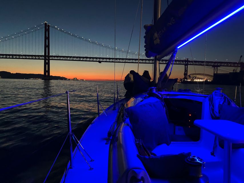 Lisbon: Sailboat Tour w/ Local Guide and Open Bar Green Wine - Almada and the south bank perspective