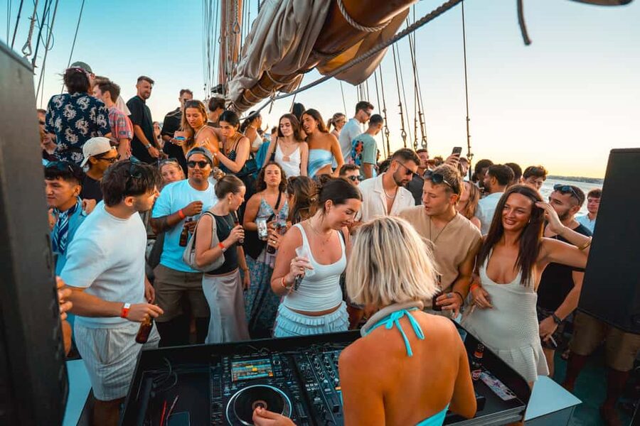 Lisbon: Sunset Boat Party Cruise with Music & Drinks - Should you book the Lisbon Boat Party?