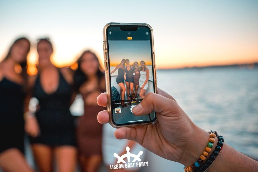 Lisbon: Sunset Boat Party with 2 Drinks and Free Club Entry - Who will enjoy this most