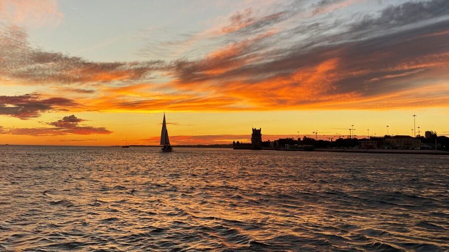 Lisbon: Sunset Cruise with Drinks - Who will enjoy this cruise most