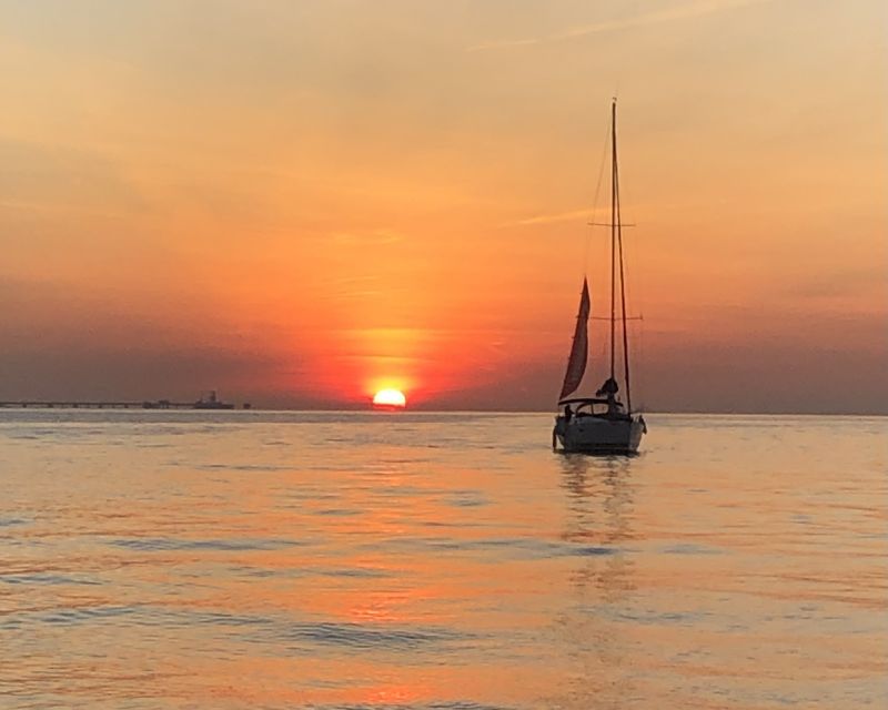 Lisbon: Sunset Cruise with Drinks - Why a Tagus sunset sail makes sense in Lisbon