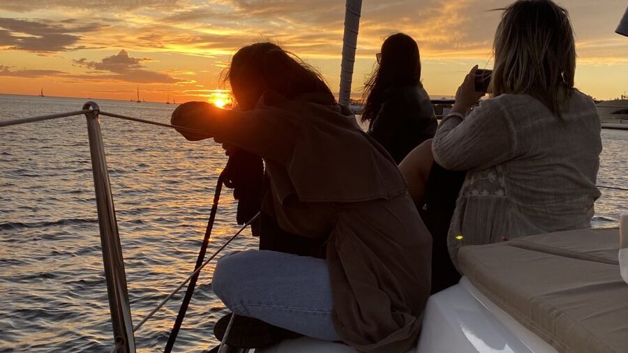 Lisbon: Sunset Cruise with Drinks - Lisbon’s hills, castle, and waterfront neighborhoods