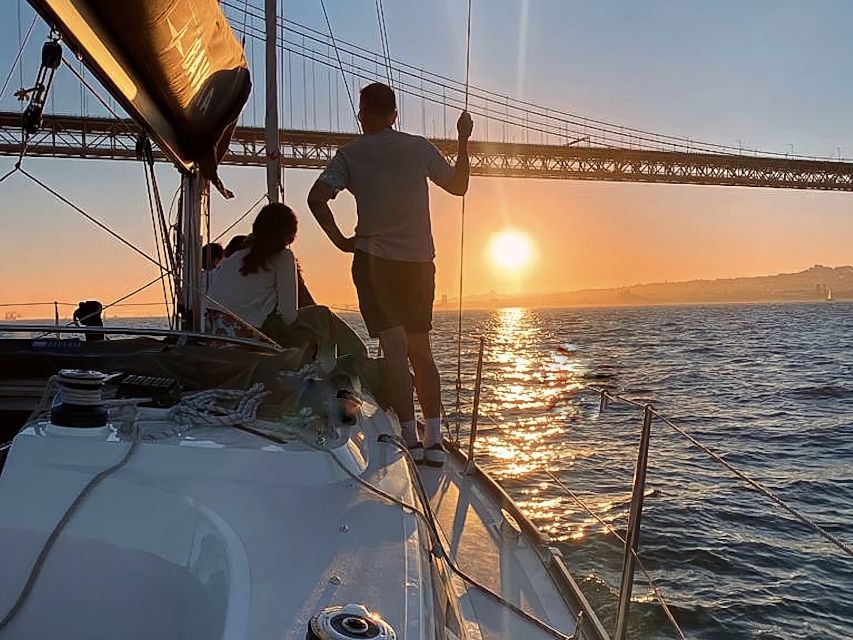 Lisbon: Sunset Cruise with Drinks - Sunset timing and the best time to book