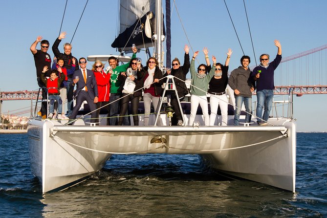 Lisbon: Sunset Cruise With Drinks on Spacious Yacht - Cristo Rei and the south bank panorama