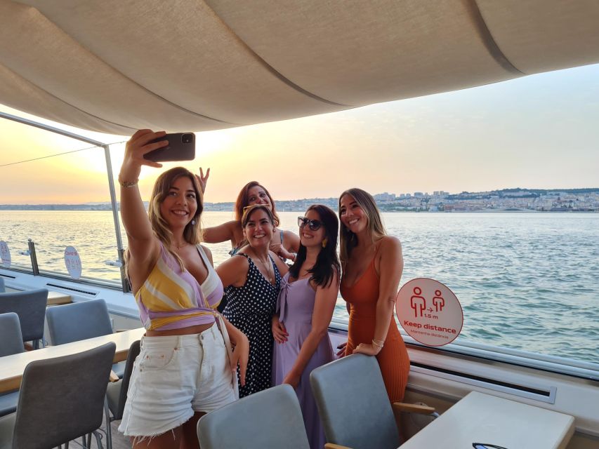 Lisbon: Sunset Cruise with Welcome Drink and Snacks - Praça do Comércio from the water