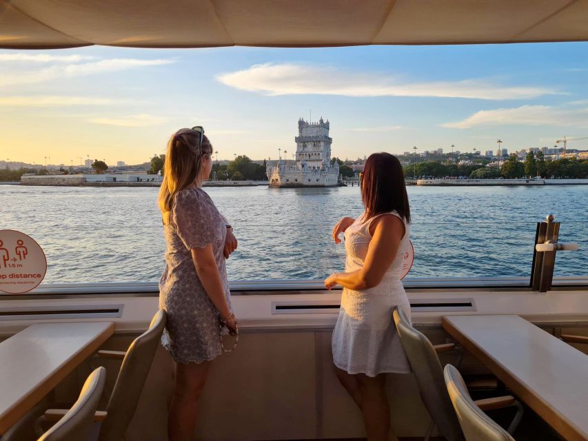Lisbon: Sunset Cruise with Welcome Drink and Snacks - Drinks, snacks, music, and the boat itself