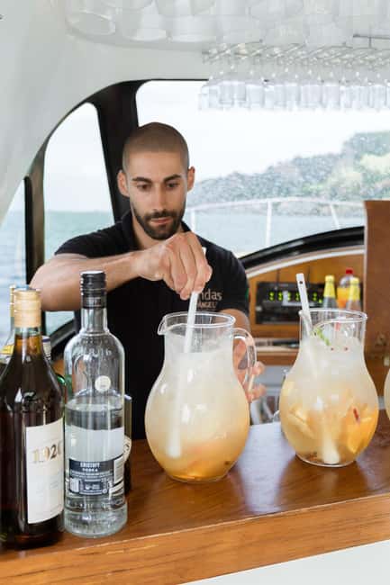 Lisbon: Sunset/Night Boat Party with Open Bar, Snacks & DJ - Should you book the Lisbon sunset boat party?