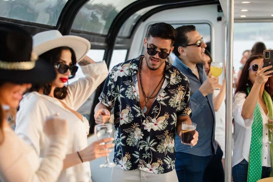 Lisbon: Sunset/Night Boat Party with Open Bar, Snacks & DJ - What the open bar really includes