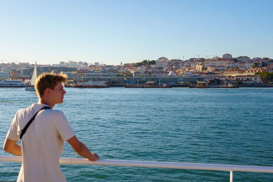 Lisbon: Tagus River Boat Tour with One Drink Included - Under the 25th of April Bridge