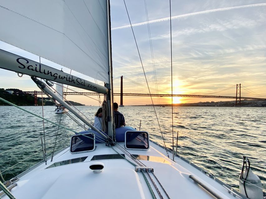 Lisbon: Tagus River Sunset Cruise with Drinks - From Comércio Square to Alfama and Cacilhas