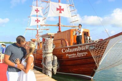 Live a Romantic Night Cruise Dinner at COLUMBUS (open bar included)