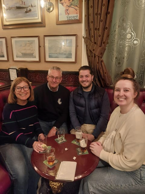 Liverpool: Guided Pub Crawl Tour with 3 Drinks - Cavern Quarter, 11 Lord Street, and the Beatles Statue