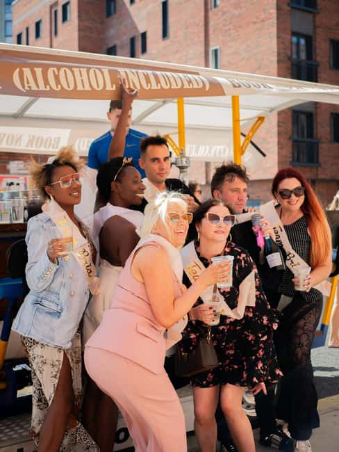 Liverpool: Party Bike Tour with Beer, Prosecco or Cider - Who will enjoy this most?