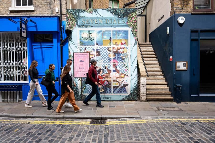 Local Foodie Adventure in London: 10+dishes, drinks and more - Why this Soho food walk works