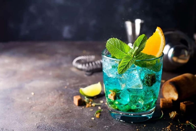 London Bar Meetup: Entry, Safe Original Drink & Transfer - Music, dancing, and the social side