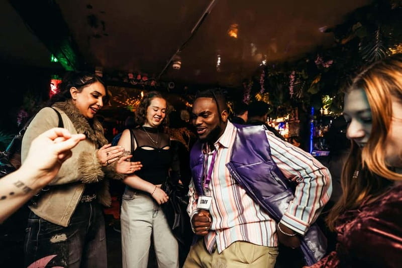 London Pub Crawl: Ultimate Central London Night Out - What priority entry really adds