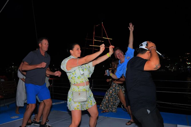 Los Cabos Catamaran Cruise with Open Bar & Light Snack - Expect guacamole, chips, and salsa, not dinner