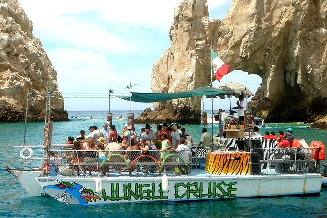 Los Cabos Catamaran: Iconic Sunset Cruise with Drinks & DJ - Sailing toward The Arch at sunset