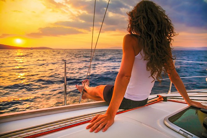 Los Cabos Luxury Sunset Sail with Light Appetizers and Open Bar - Who should book this sunset sail?