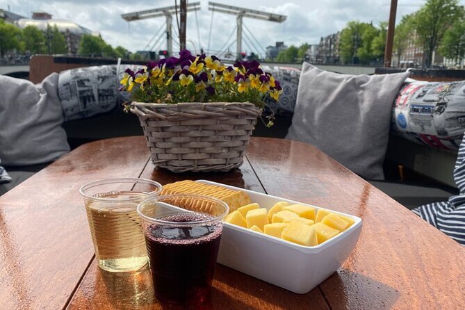Luxury Amsterdam Canal Cruise – Unlimited Cocktails Included (1H) - Crossing Amsterdam’s only river