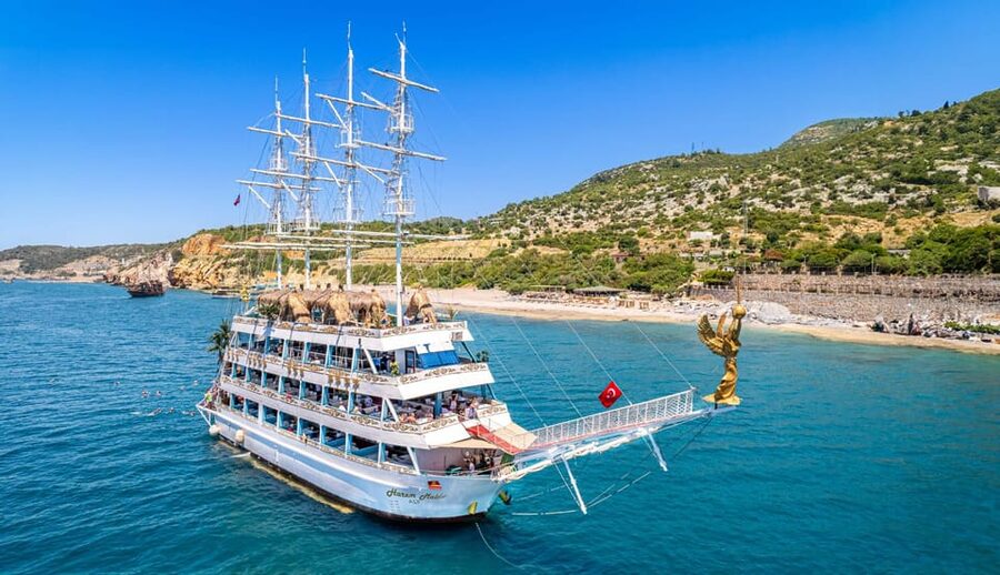Luxury Harem Maldives Alanya All Inclusive Boat Adventure - A Party Boat With Three Good Reasons to Get Wet