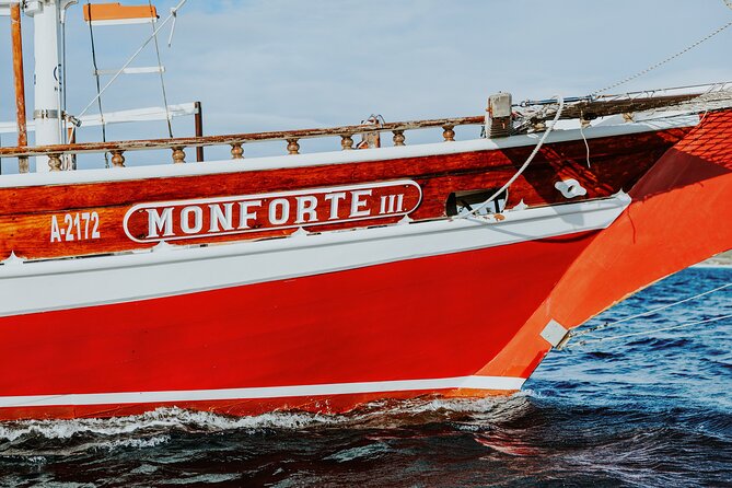 Luxury Lagoon Cruise with Onboard Chef and Signature Cocktails - Cocktails, music, and the social side of the boat
