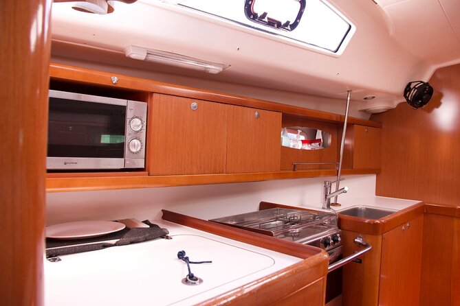 Luxury sailboat ride with drinks and aperitif-Small Groups - Barceloneta Beach from the water