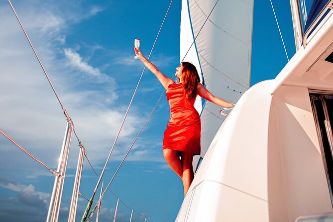 Luxury Sunset Sailing Cruise in Cancun with Light Dinner and Open Bar - Chasing the sunset across the Caribbean