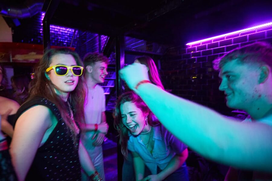 Lyon: Riviera Bar Crawl Party with Free Shots and Vip Entry - Who will enjoy this most