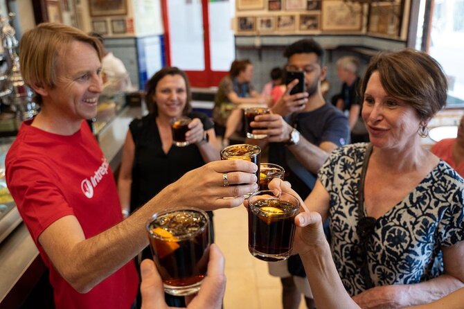 Madrid by Night: Tapas Crawl, Local Drinks & Hidden Gems - Why this Madrid food walk works well on your first evening