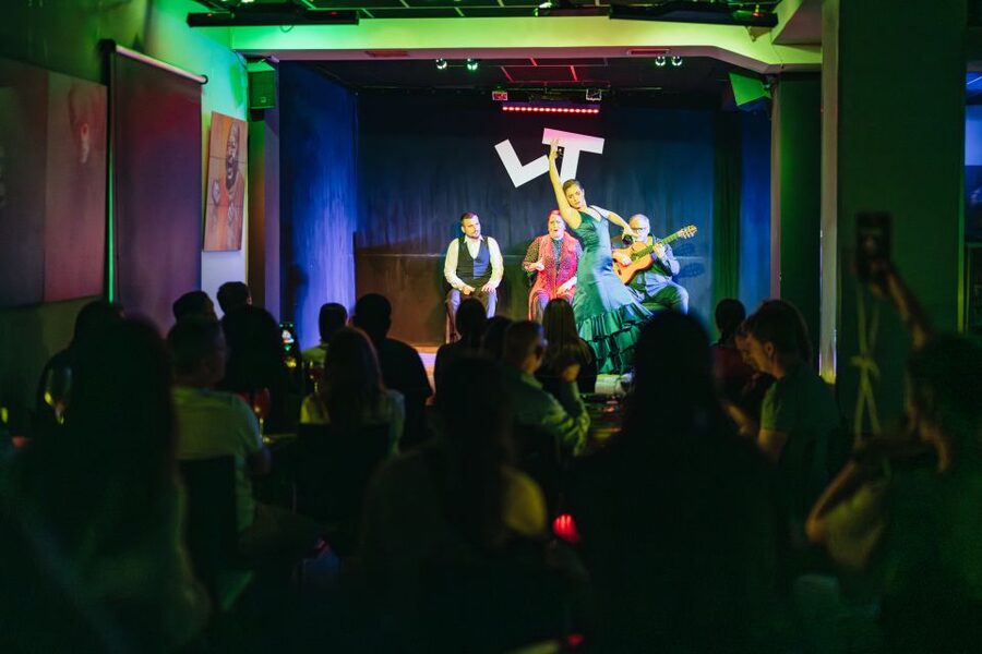Madrid: Flamenco Show at Tablao "Las Tablas" with Drink - Why the small room matters