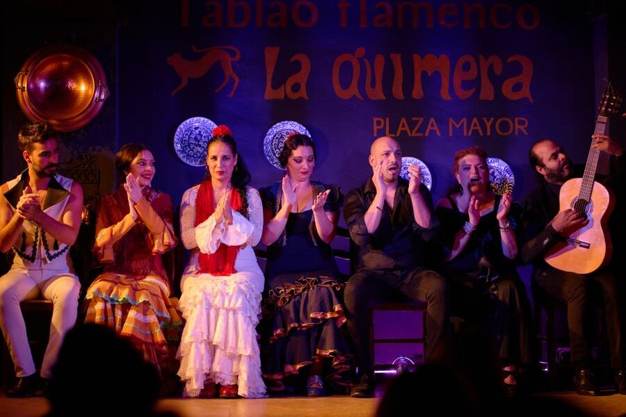 Madrid: Flamenco Show La Quimera with Drinks & Dinner Option - Choosing between a drink ticket and dinner