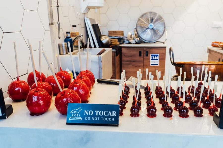 Madrid: Food Walking Tour with Drink and Local Guide - Who should book this food walk?