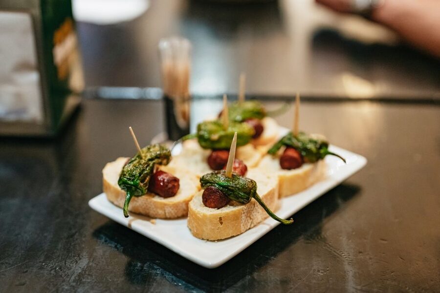 Madrid: Food & Wine Tour with 10 Tapas & 4 Drinks Included - Key things to know before booking