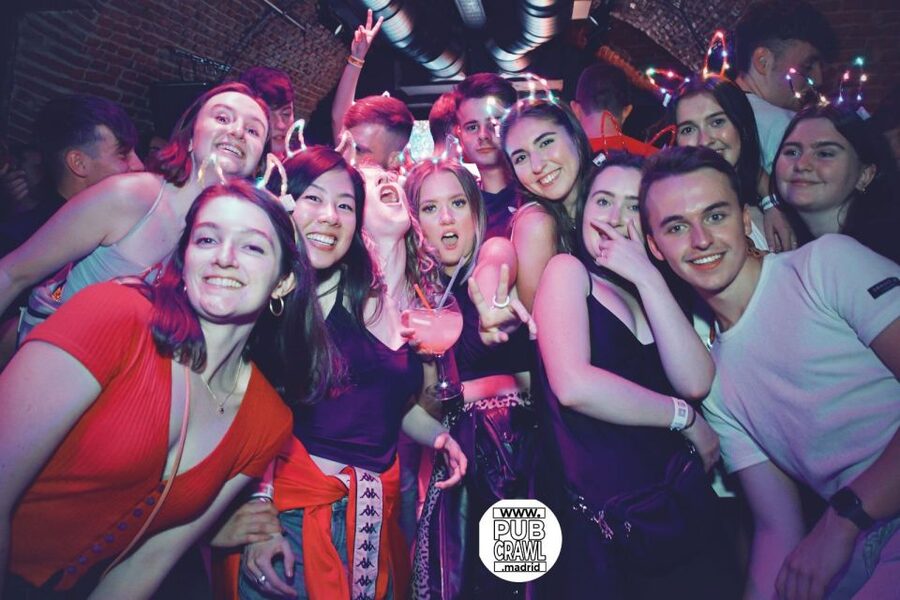 Madrid: Guided Pub Crawl Madrid Experience and Club Entry - What the guides actually add