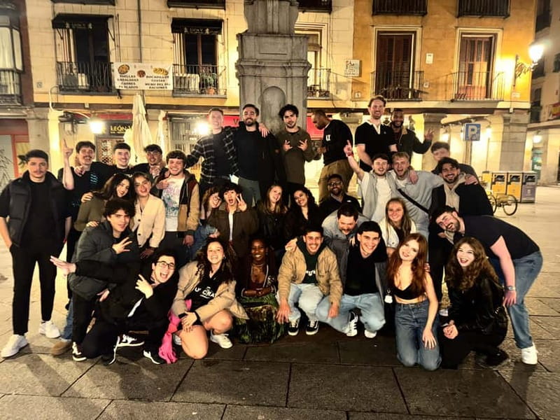 Madrid: Pub Crawl & Club Tour - Starting at Cats Hostel Madrid Sol